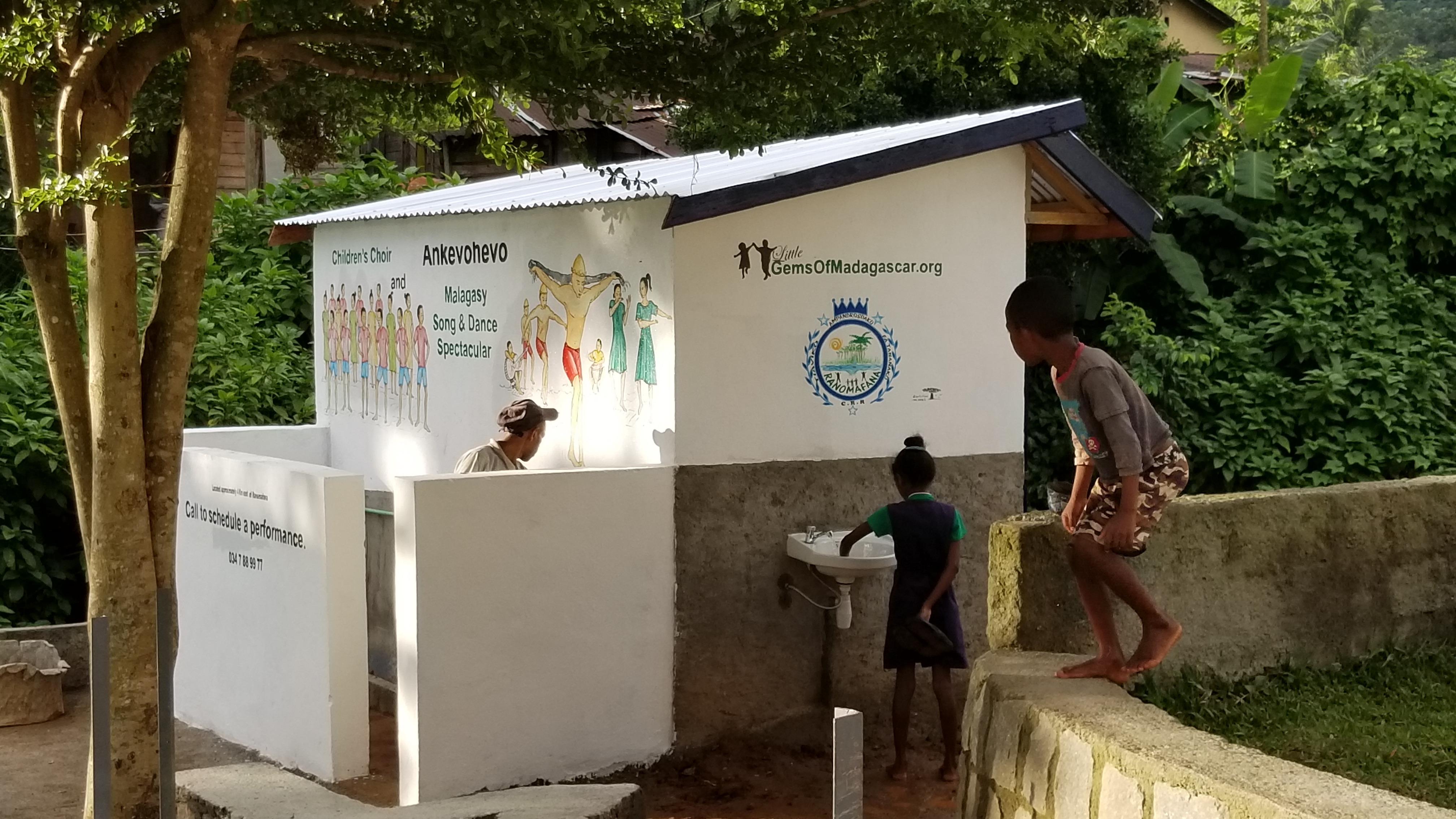 Toilets and Pisoir in Ranomafana